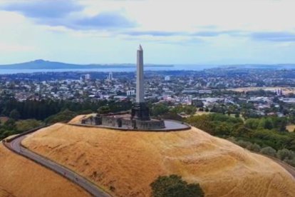 Maungakiēkiē Wāhanga Tahi Chapter 1